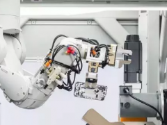 大佬紛紛入局，百億市場爆發(fā)在即，家用機器人前景卻不容樂觀？