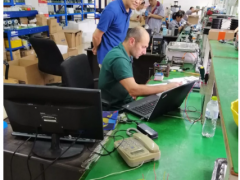 俄羅斯客戶再次訪問奧特儀表公司，進(jìn)行壓力傳感器測試