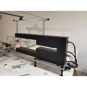 鳳鳴亮壓延擠出導(dǎo)熱橡膠板非接觸激