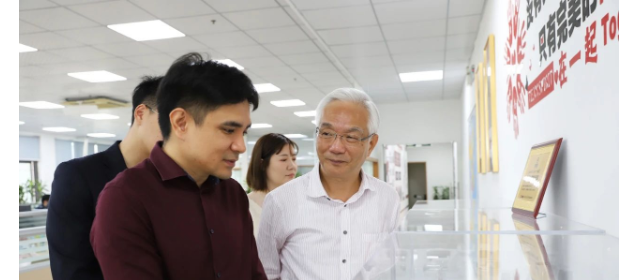 杭州濱江區(qū)副區(qū)長陸文俊等一行蒞臨晶華微調(diào)研指導