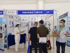 直擊現(xiàn)場(chǎng)丨榮威電子攜RW-20型浮筒液位計(jì)、LU型超聲波液位計(jì)精彩亮相淄博石油化工展