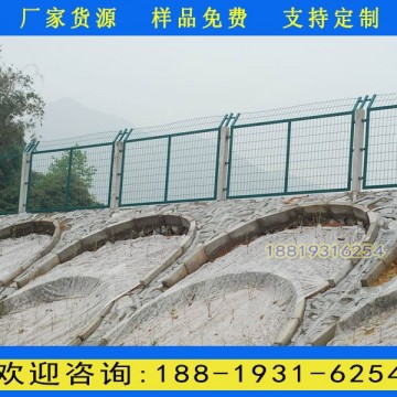 供應(yīng)鐵路金屬網(wǎng)片柵欄 鐵路防護(hù)網(wǎng) 