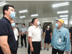 崇川區(qū)委副書(shū)記 代區(qū)長(zhǎng)一行調(diào)研通富微電汽車電子重點(diǎn)項(xiàng)目并座談