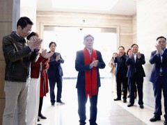 舜宇新年開工第一天 創(chuàng)始人慰問添干勁