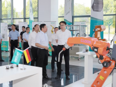 聚焦高端裝備與智能制造，趙巖副省長(zhǎng)蒞臨埃斯頓自動(dòng)化開(kāi)展深度調(diào)研